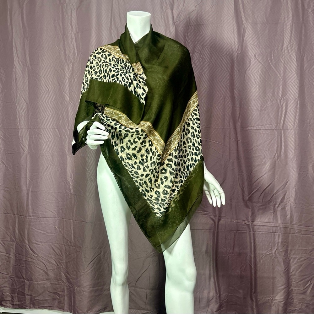 JEENA PARIS Silk Square Scarf Bottle Green Leopard Print 52x52 Italy